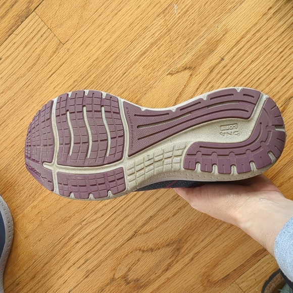 Brooks Glycerin 19 size 7.5 - Picture 3 of 6